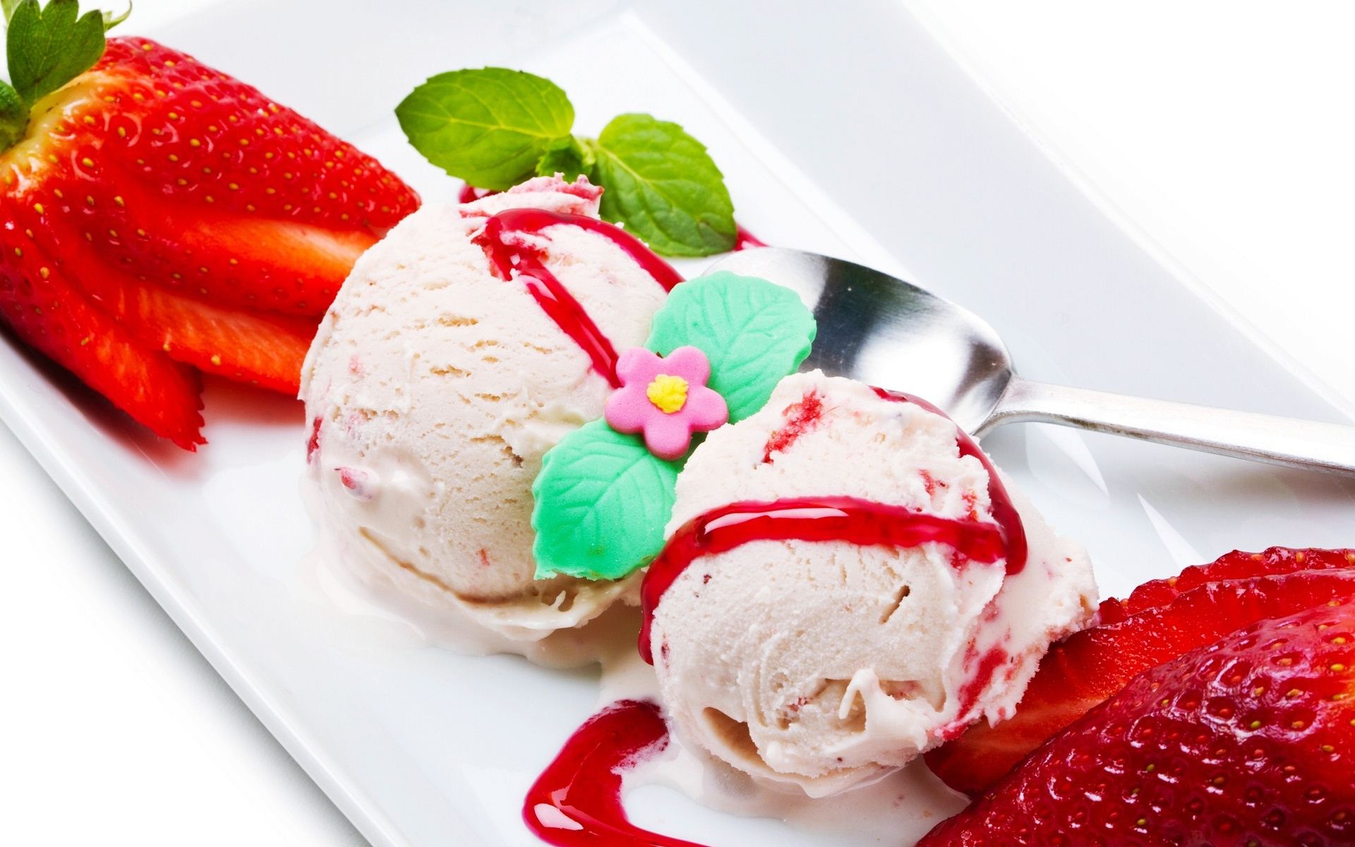 Strawberry Ice Cream Desktop Wallpaper HD