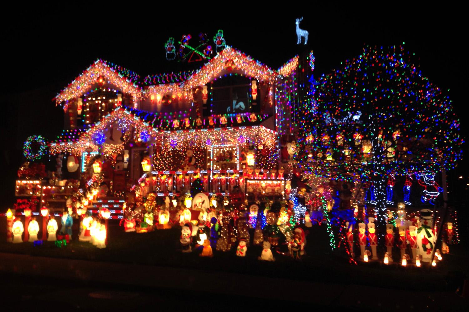 Queens Family Competes For Best Christmas Lights In Nation