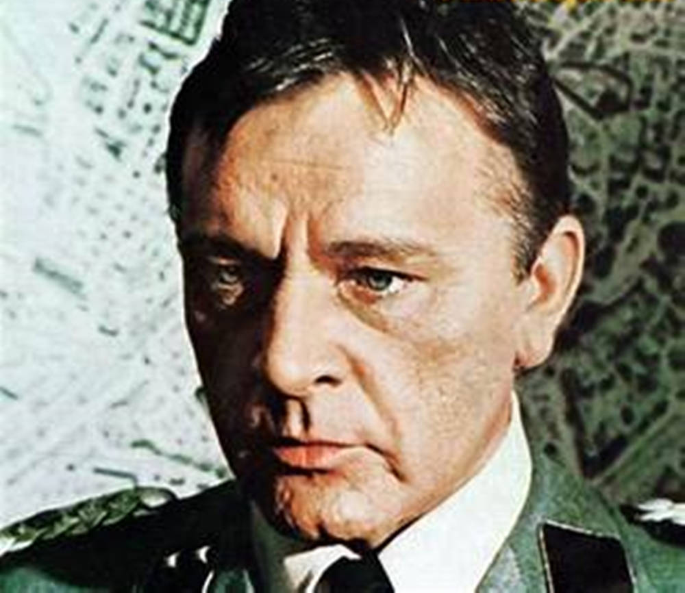 Celebrated Actor Richard Burton In Massacre Rome Wallpaper