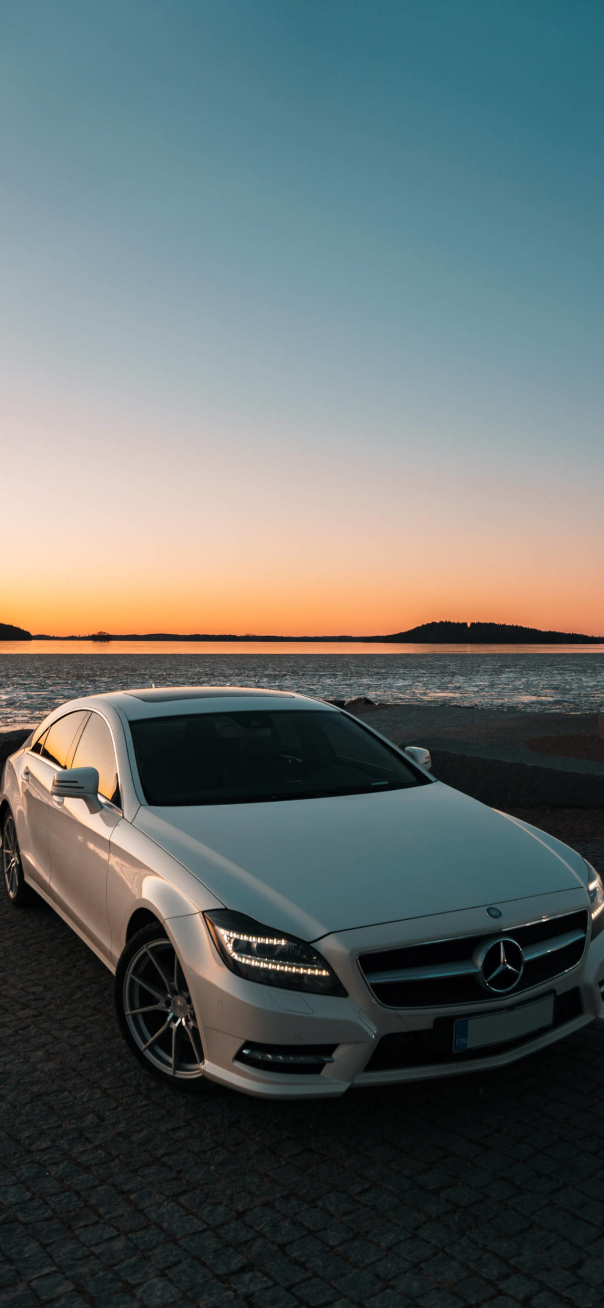 Mercedes Benz Logo iPhone Wallpaper