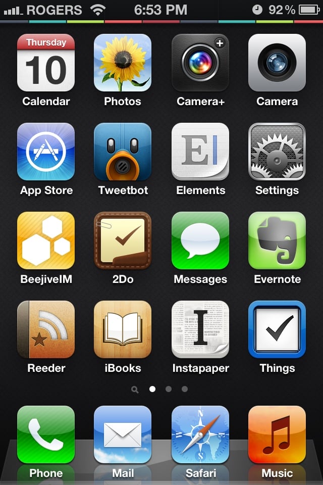  iPhone 4S Wallpaper Which Really Only Covers the Status Bar iSource