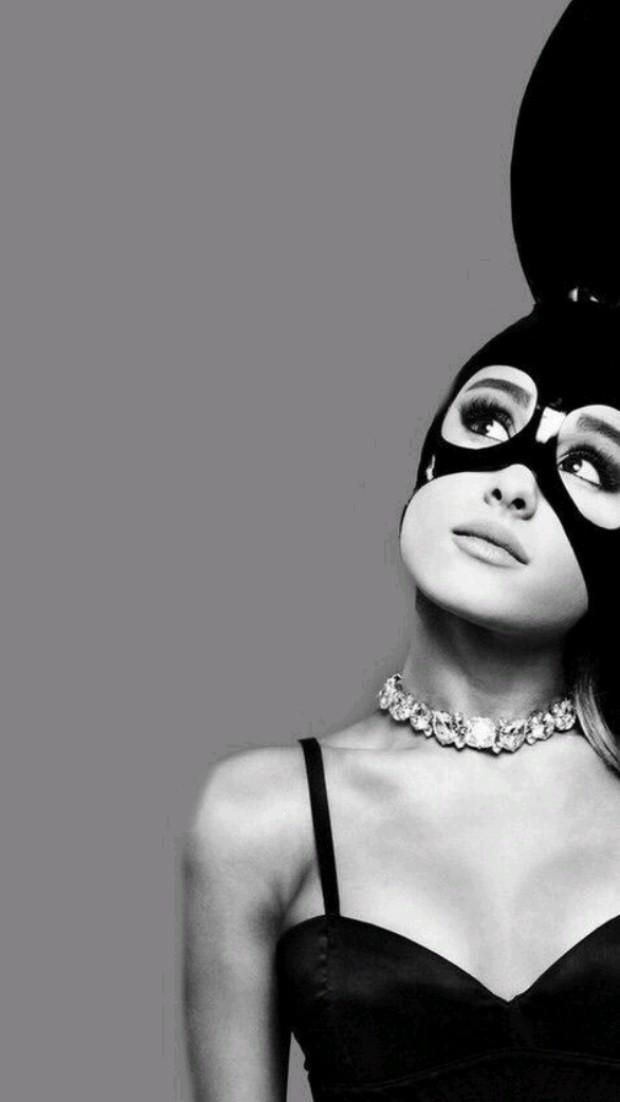 Ariana Grande Wallpaper