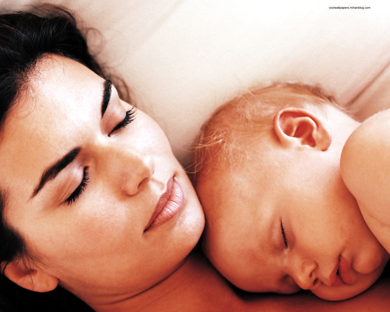 Mother And Baby Wallpaper