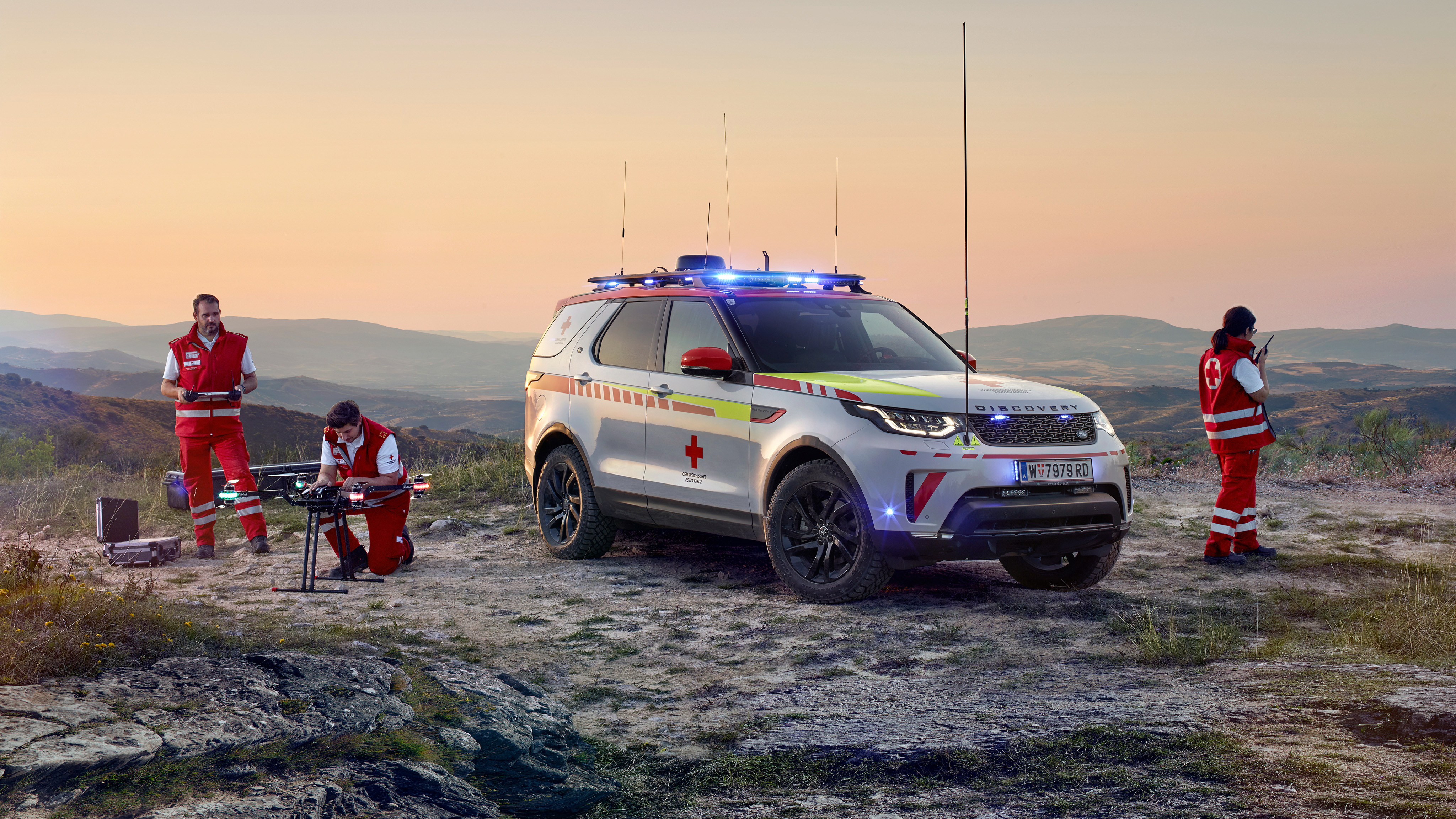 Land Rover Discovery Red Cross Emergency Response Vehicle