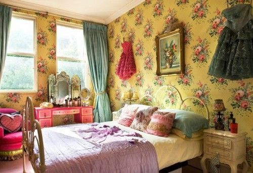 English Cottage Style Wallpaper Roses On Yellow Ground Green