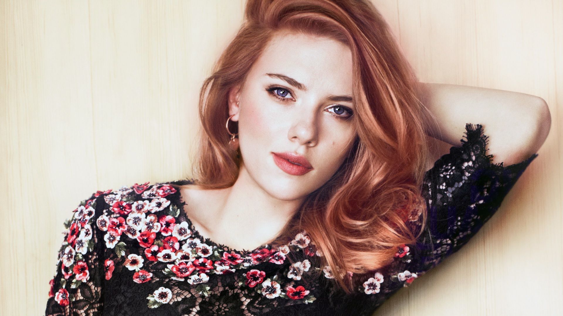 Scarlett Johansson Wallpaper Top