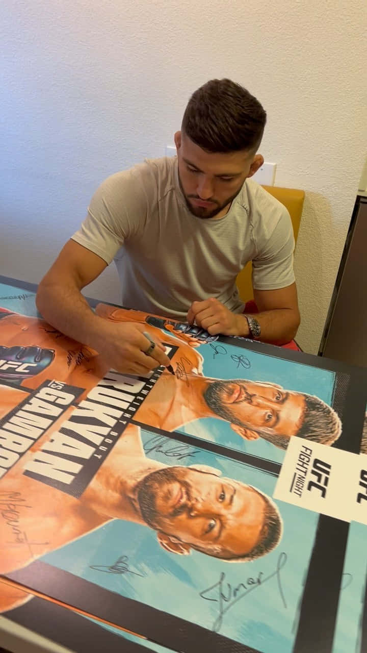Arman Tsarukyan Signing Posters Wallpaper