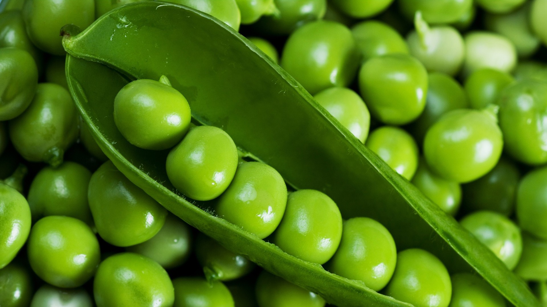 Vegetables Peas Wallpaper