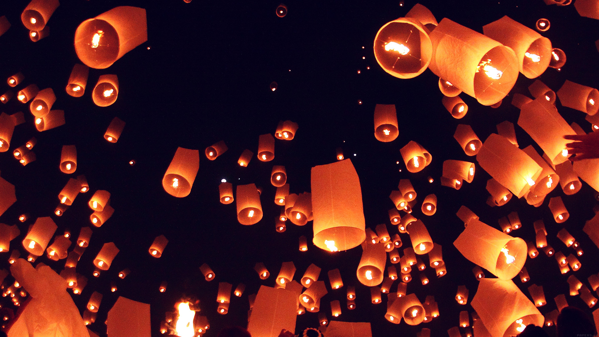 Lantern Wallpaper