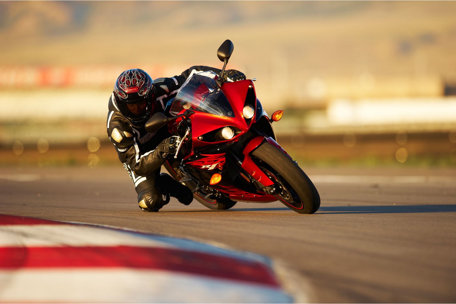 Yamaha Terbaru Yzf R1 Bikes And Motor Sport Picture Wallpaper