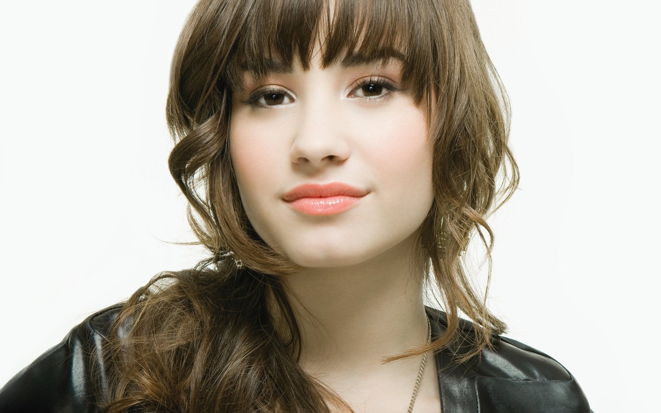 Demi Lovato HD Wallpaper Android Liviniawalls