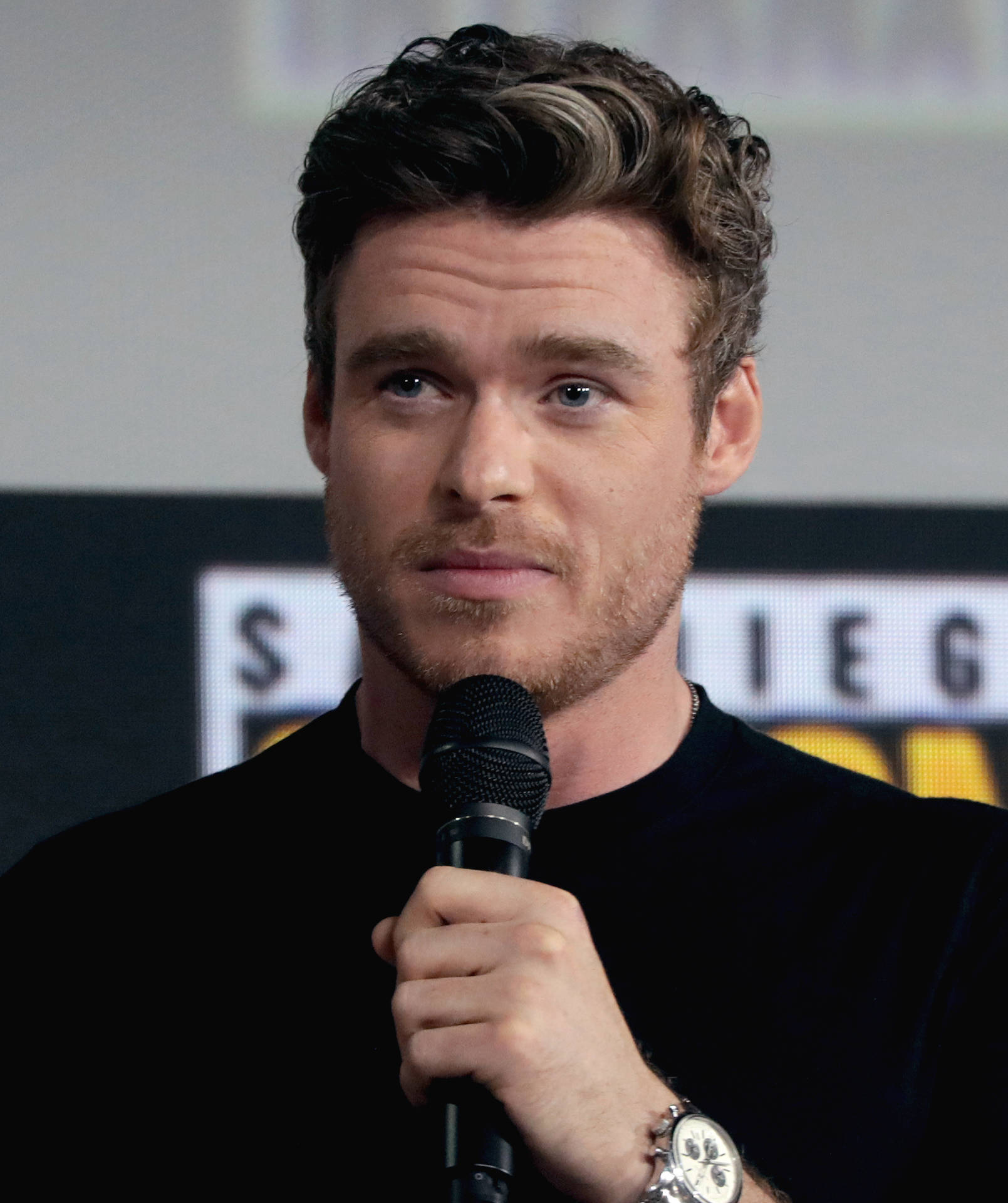 Richard Madden San Diego Kc9vm9htr6lgx4xh Wallpaper