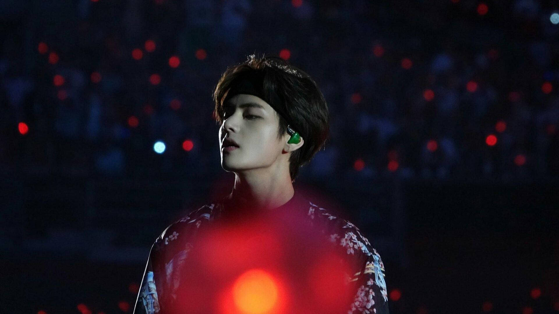 Bts Tae Hyung Sharp Jawline S07jojc1xqns0we9 Wallpaper
