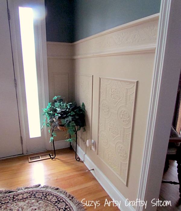 The Two Contrasting Colors And High Chair Rail With Wainscoting