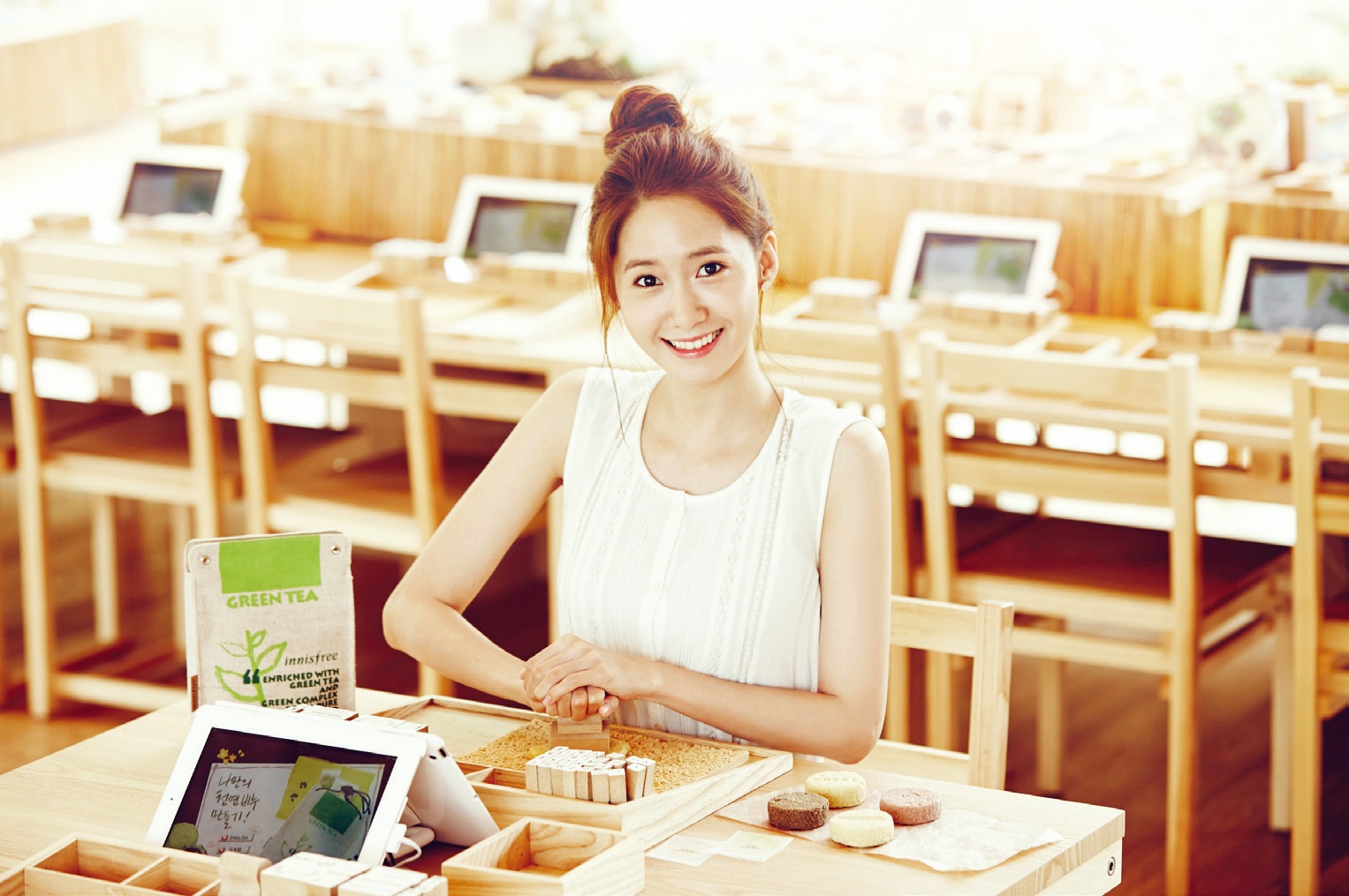 Snsd Yoona Innis Organic Green Cafe Wallpaper HD Hot Sexy Beauty