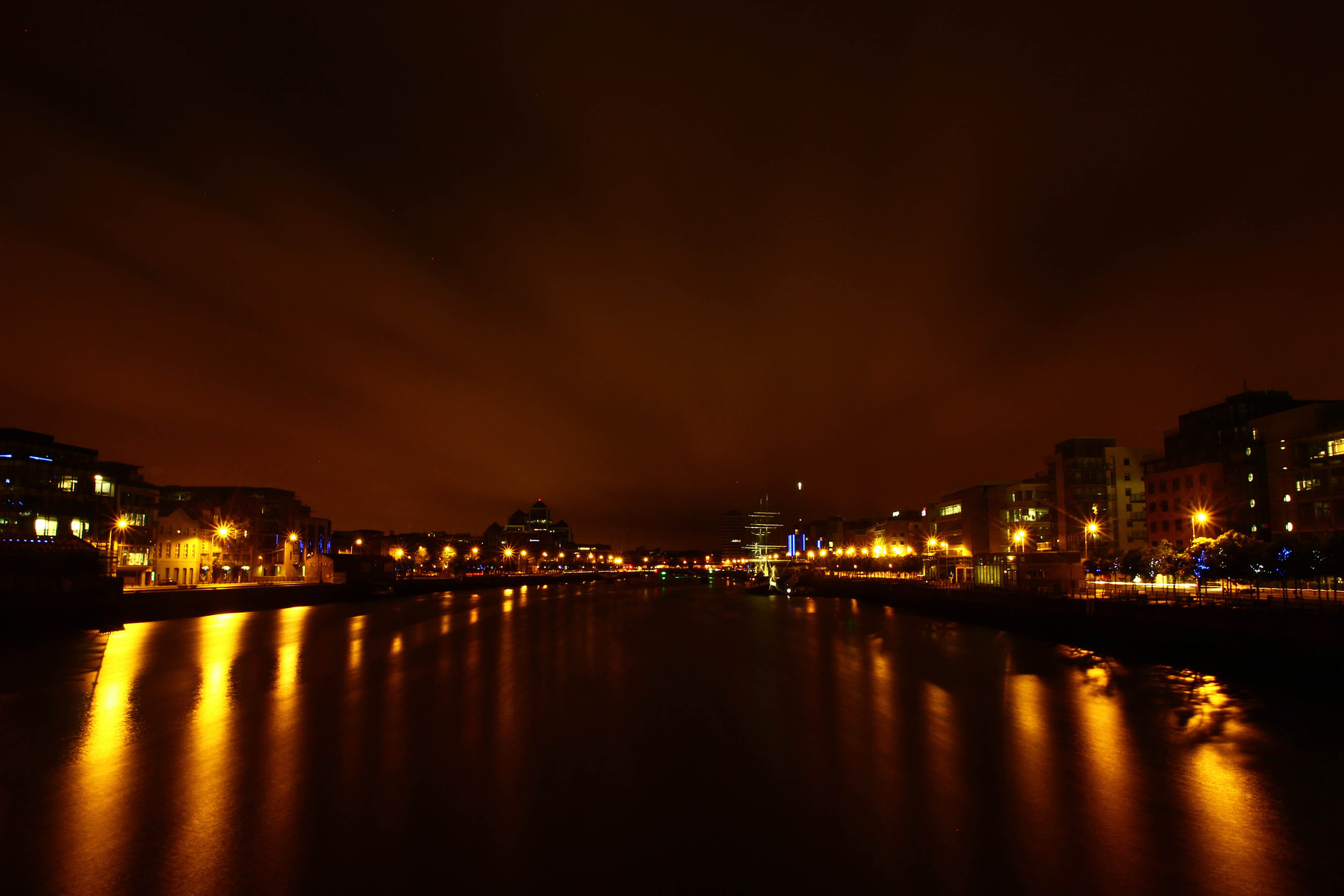 Dublin at night   Dublin   The City Pictures 1890x1260