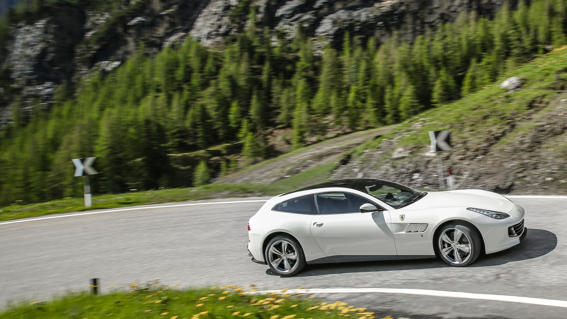 Top Supercar Ferrari Gtc4lusso T Wallpaper