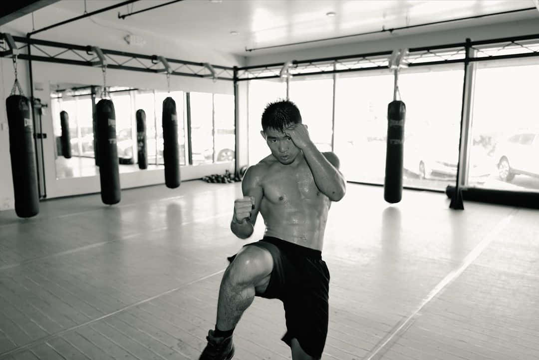 Song Yadong Kick Wallpaper