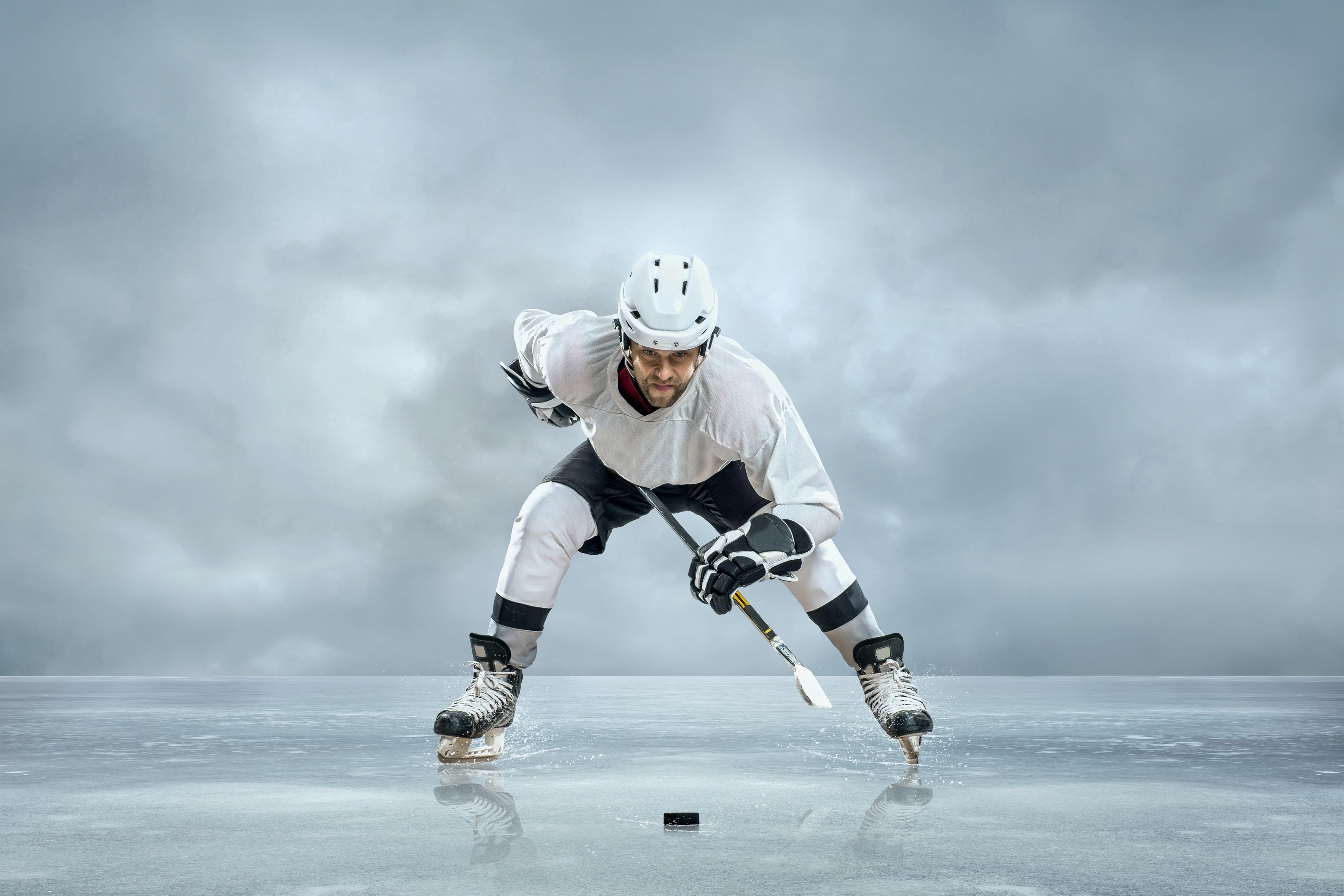 4k Men Hockey Uniform Helmet Ice Skate HD Wallpaper