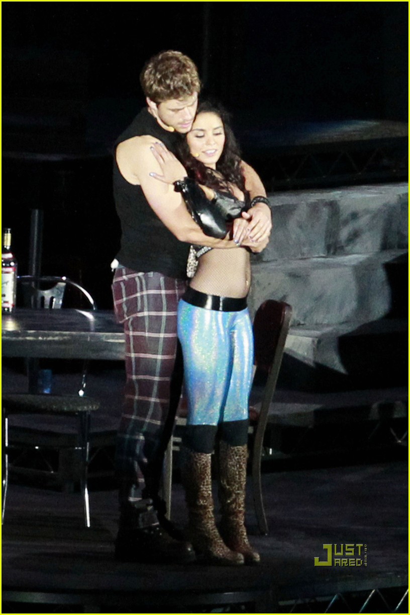 Vanessa Hudgens As Rent S Mimi First Pictures Photo