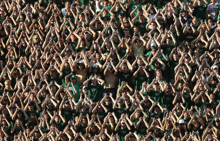 Notre Dame Fighting Irish College Football Crowd People Wallpaper