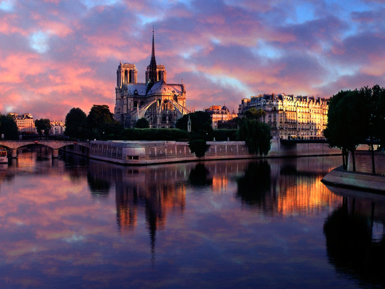 Notre Dame At Sunrise Paris France Wallpaper HD