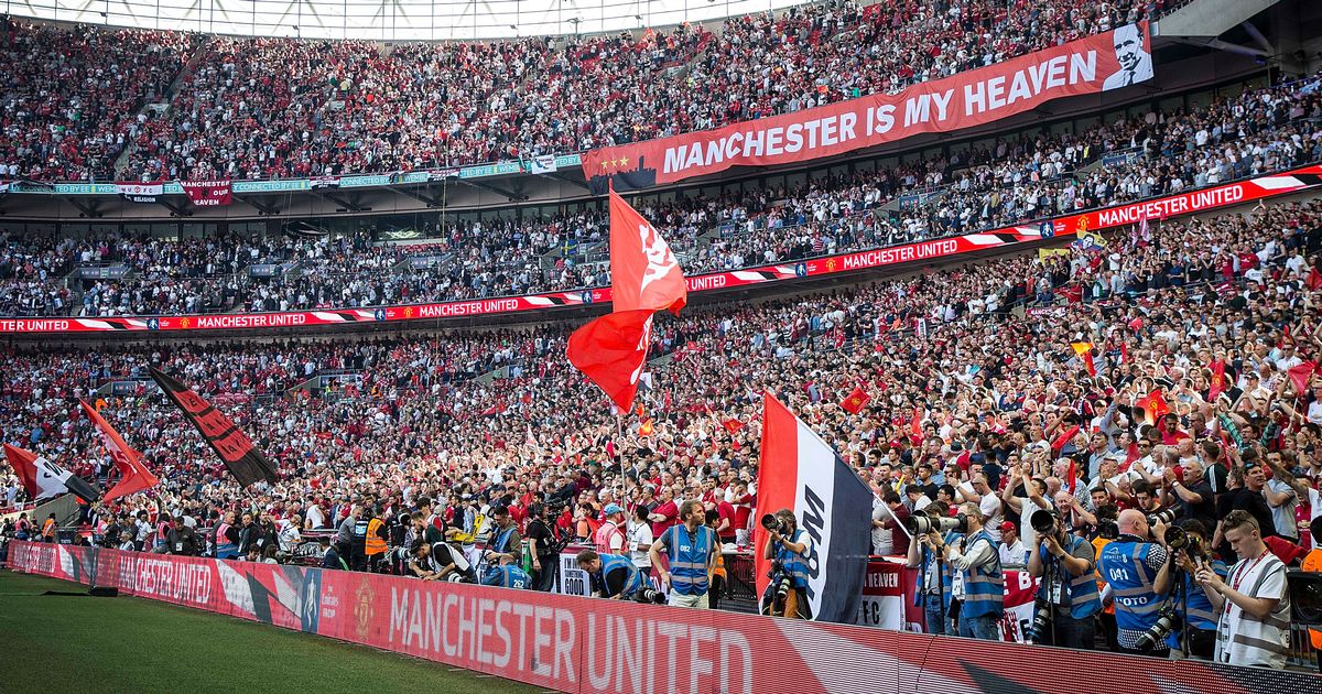 Manchester United Fans Furious With Tottenham And Sky After