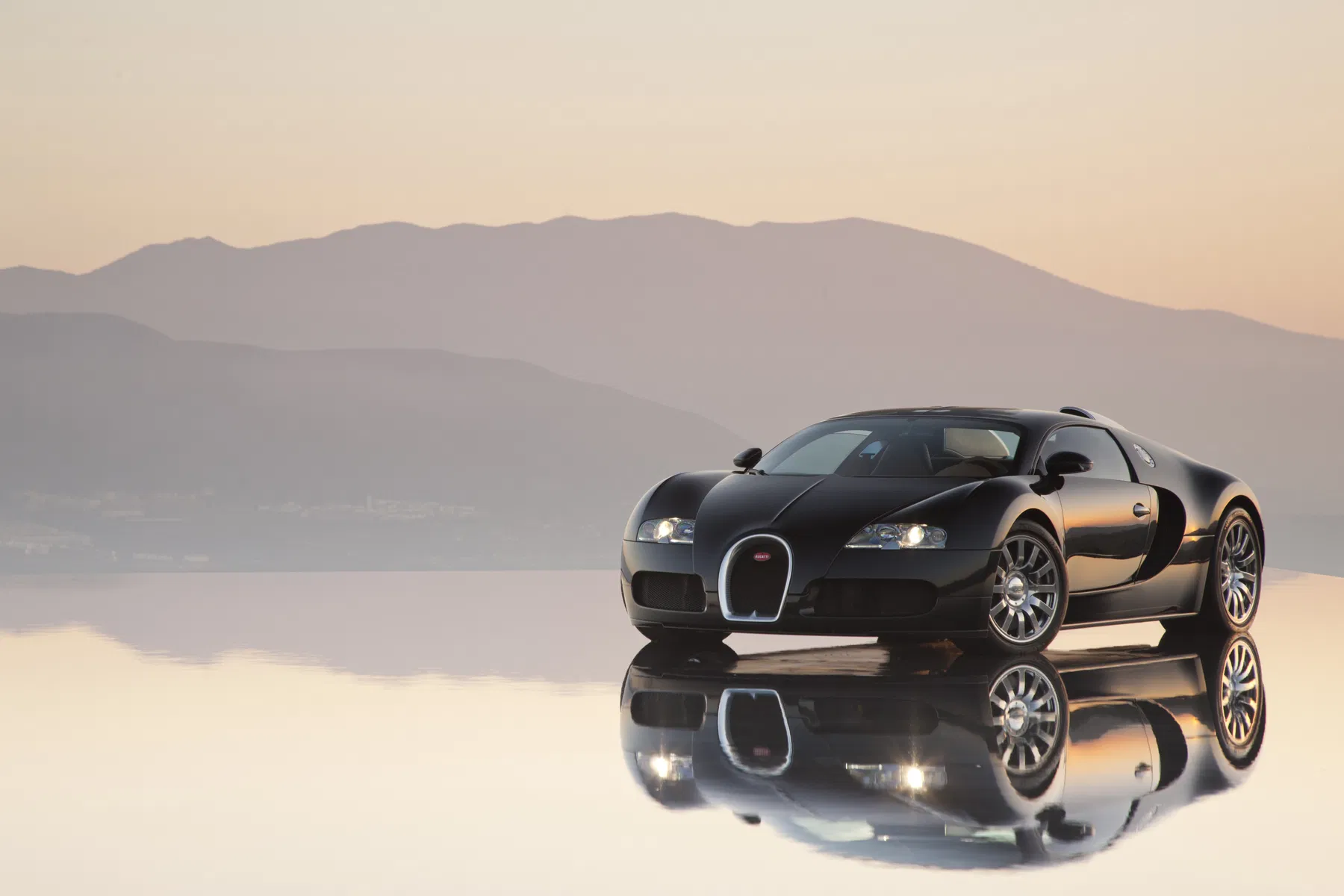 Bugatti Veyron voted Greatest Car of the last years by BBC