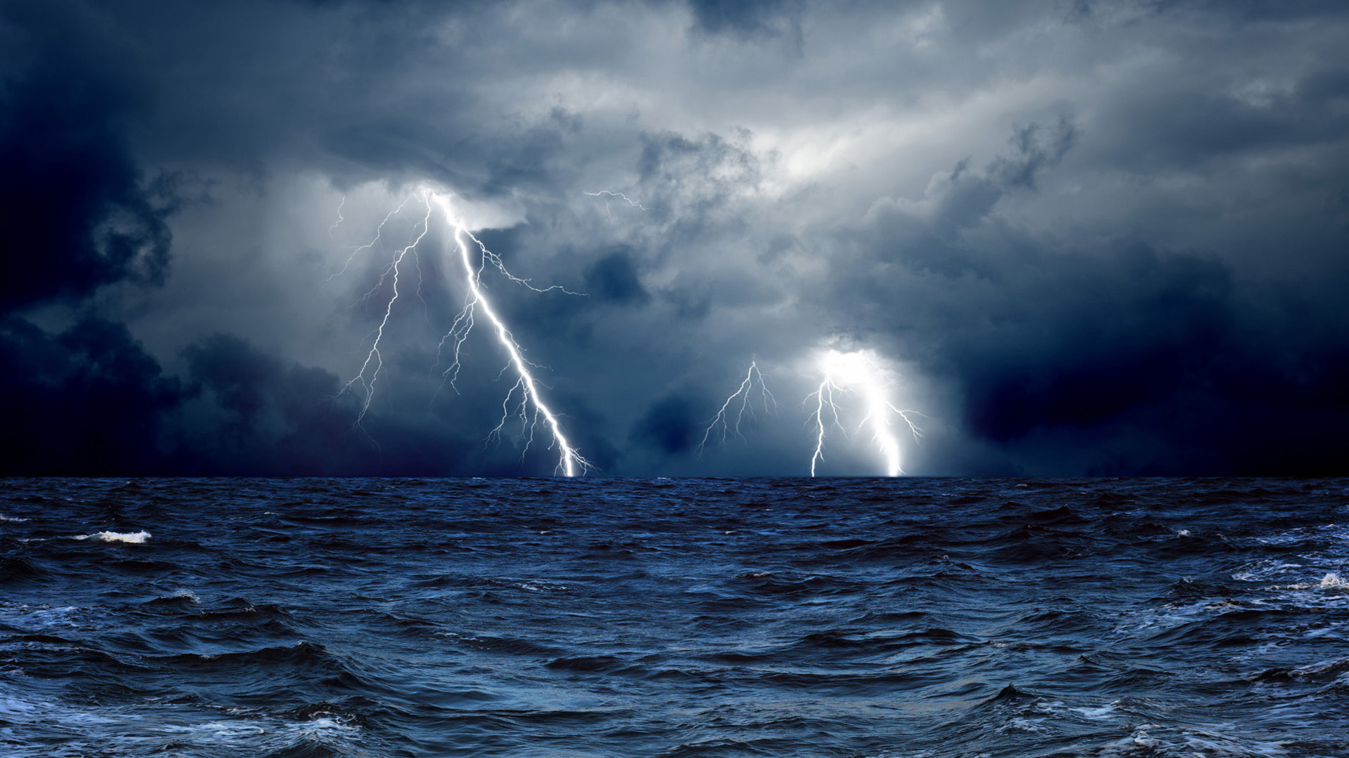 Bing Natural Sea Lightning Wallpaper HD S