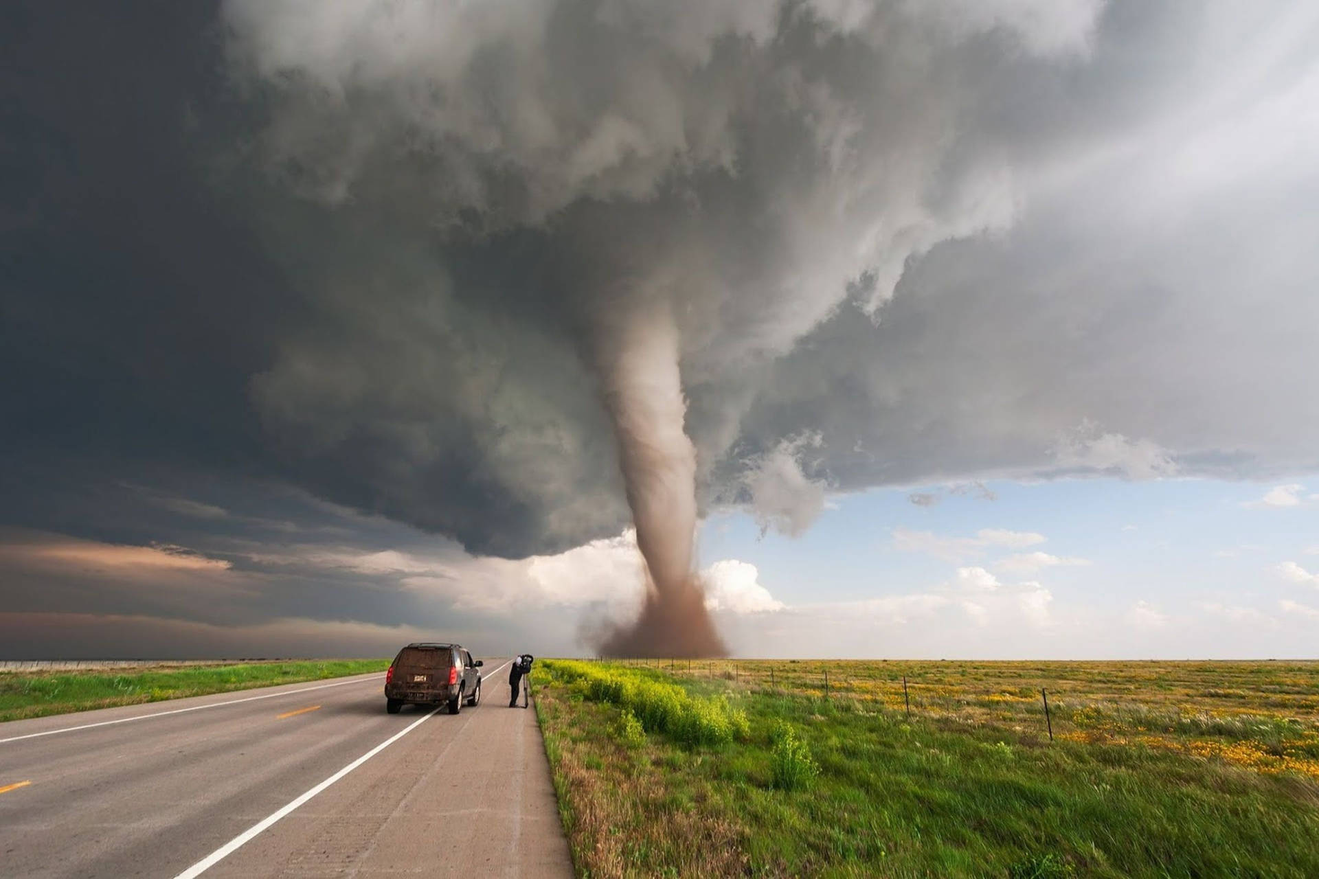 Hurricane In The Road Wp6tl6jd6szoxlto Wallpaper