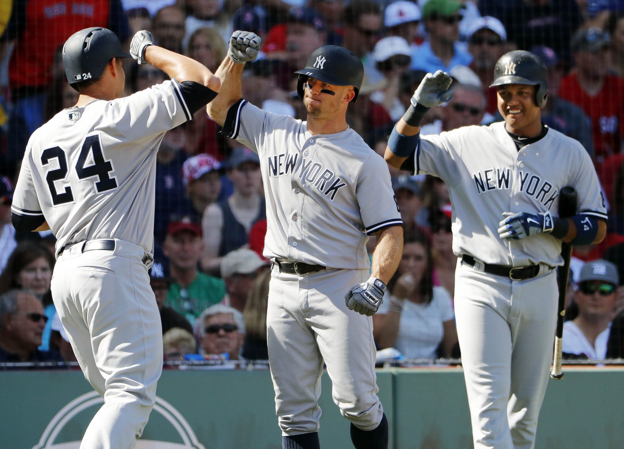 New York Yankees Wallpaper Image Photos Pictures Background