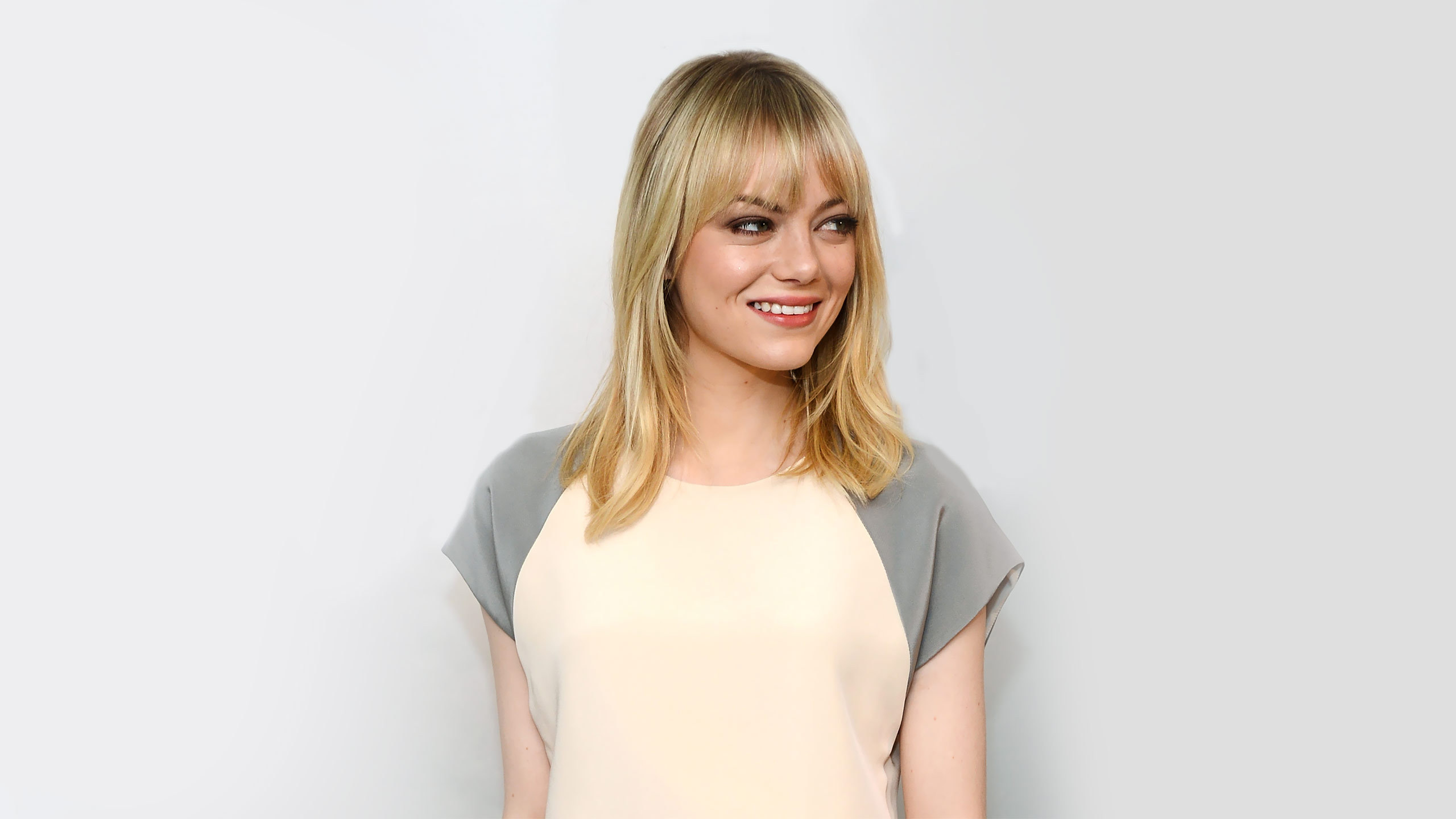 Emma Stone Wallpaper Image Photos Pictures Background