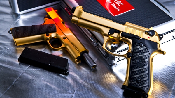 Guns Pistols Weapons Golden Airsoft Beretta Gun Wallpaper