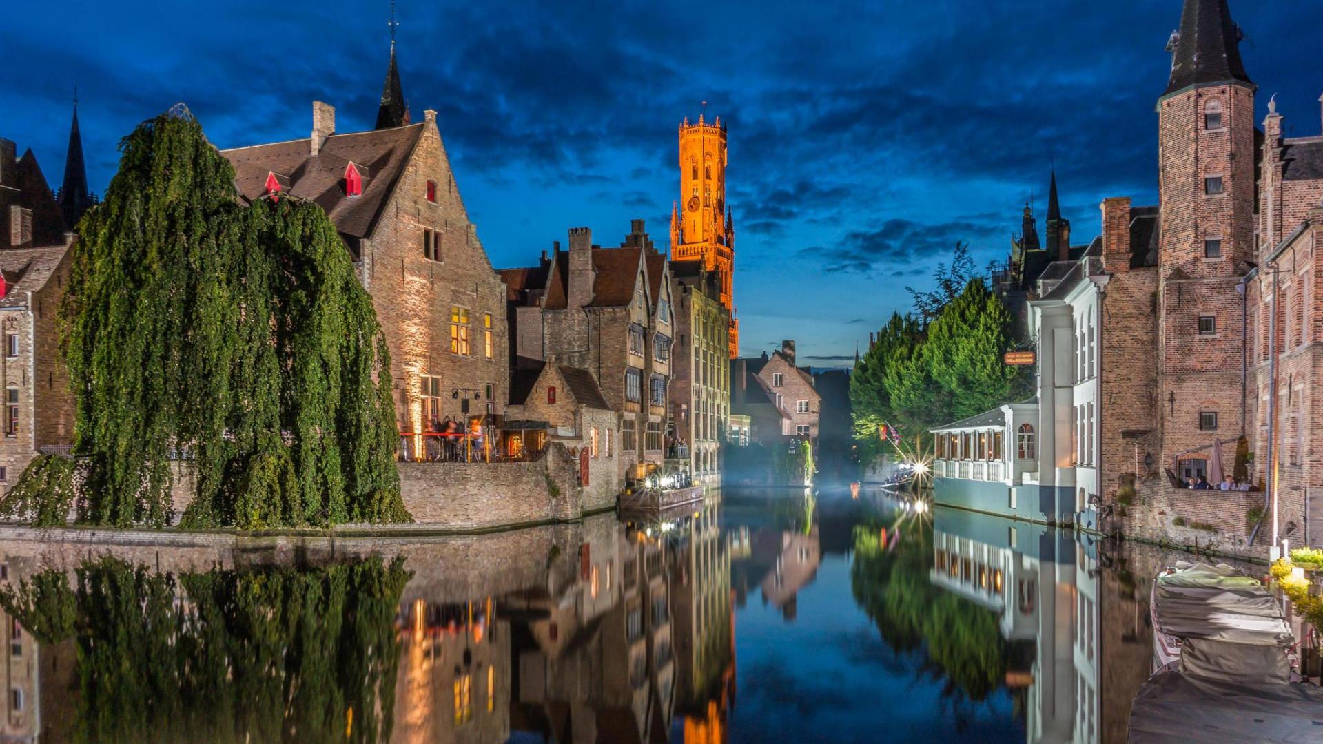 Tranquil Canal In Bruges Belgium Evening HD Desktop Background