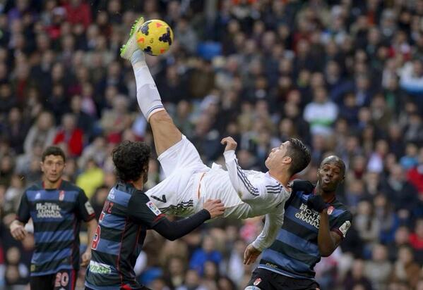 Cristiano Ronaldo Nearly Scores Epic Bicycle Kick Golazo V