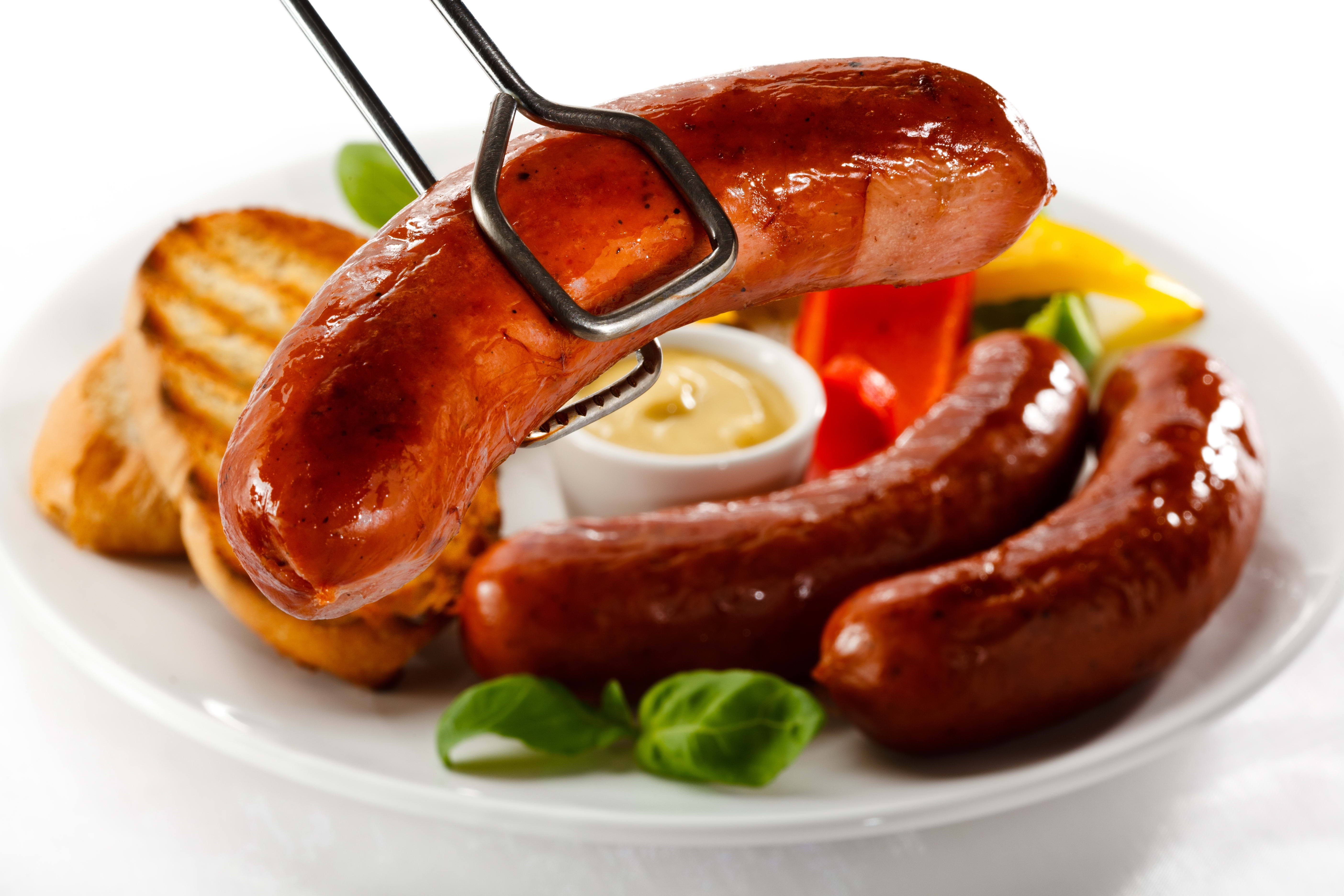 Wallpaper Sausages Plate White Background HD