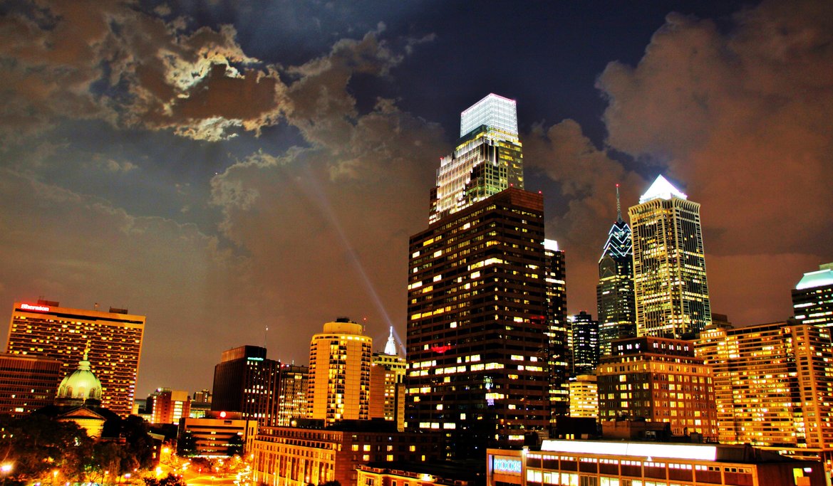 Philadelphia Skyline By Dwmoran