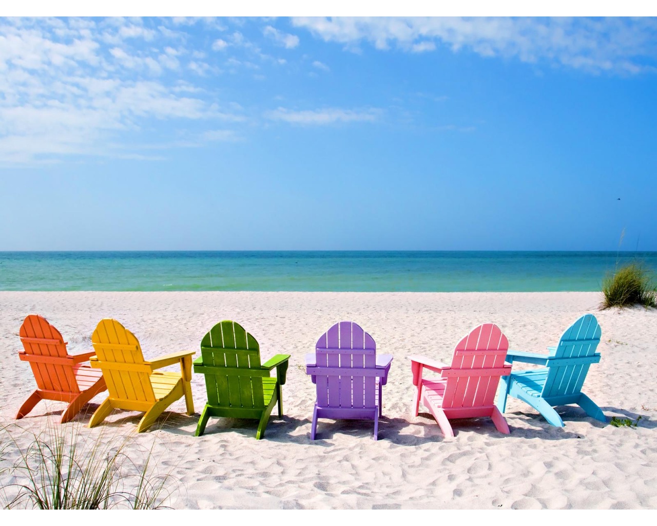 Delightful Benches At The Beach 1280 x 1024 Download Close