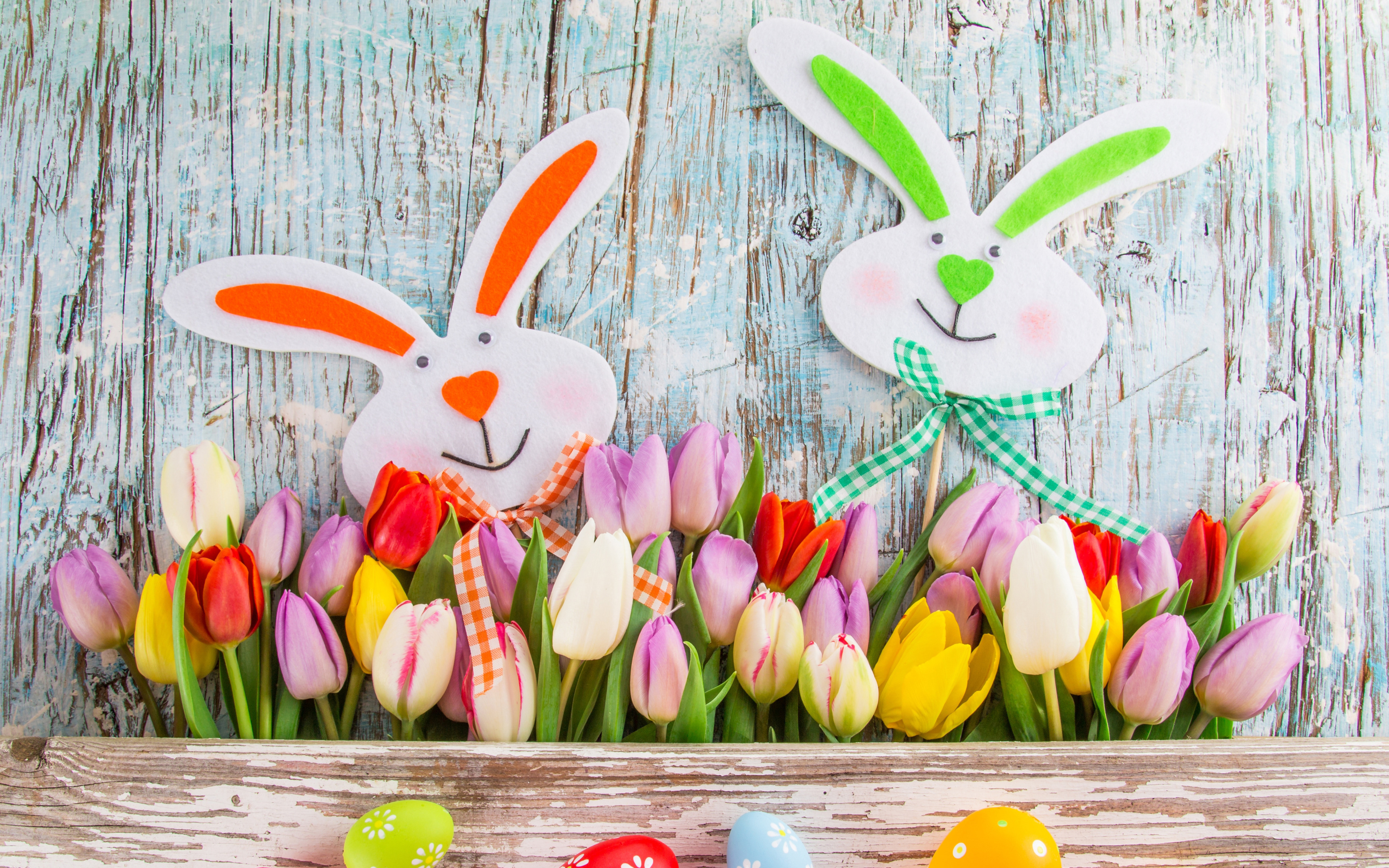 Happy Easter Decor With Bunny Faces And Tulips Widescreen
