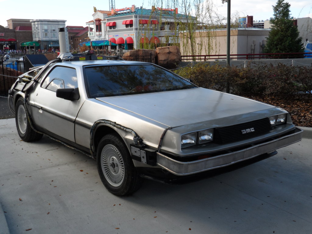 DeLorean Time Machine by TheRickMartinGriebs