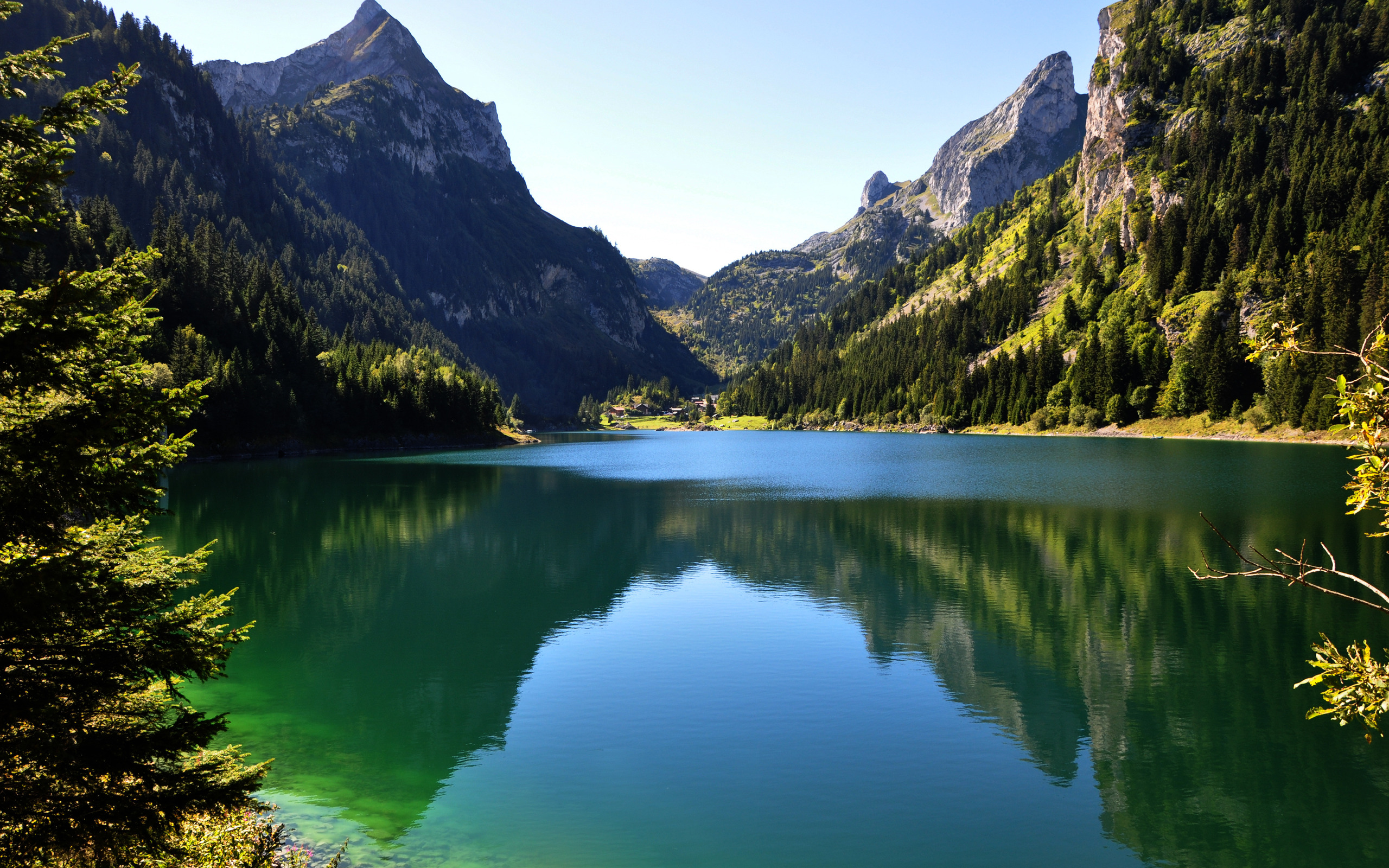 Best Mountain HD Wallpaper Lake Between Green Mountains