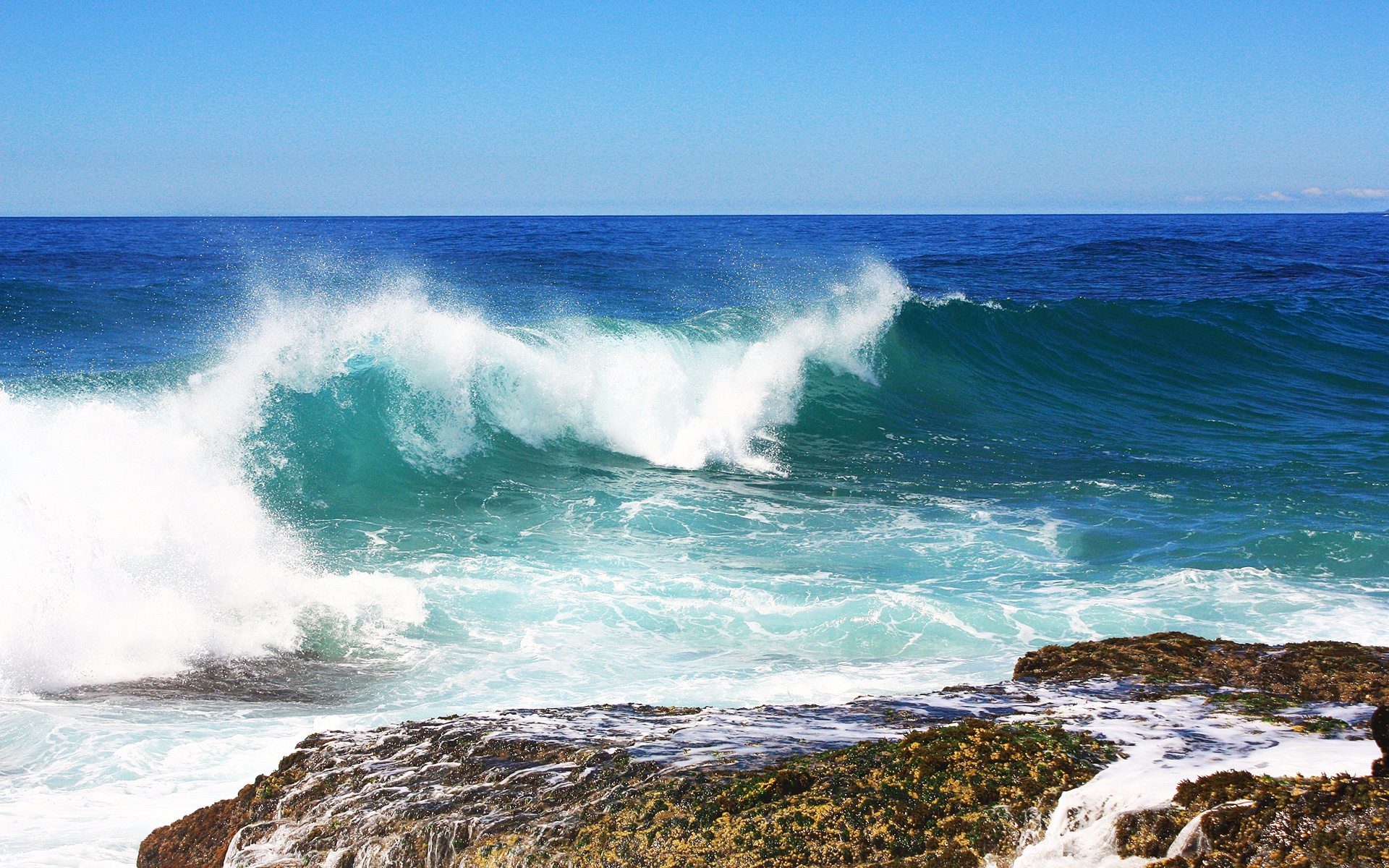 Ocean Wave Background Wallpaper