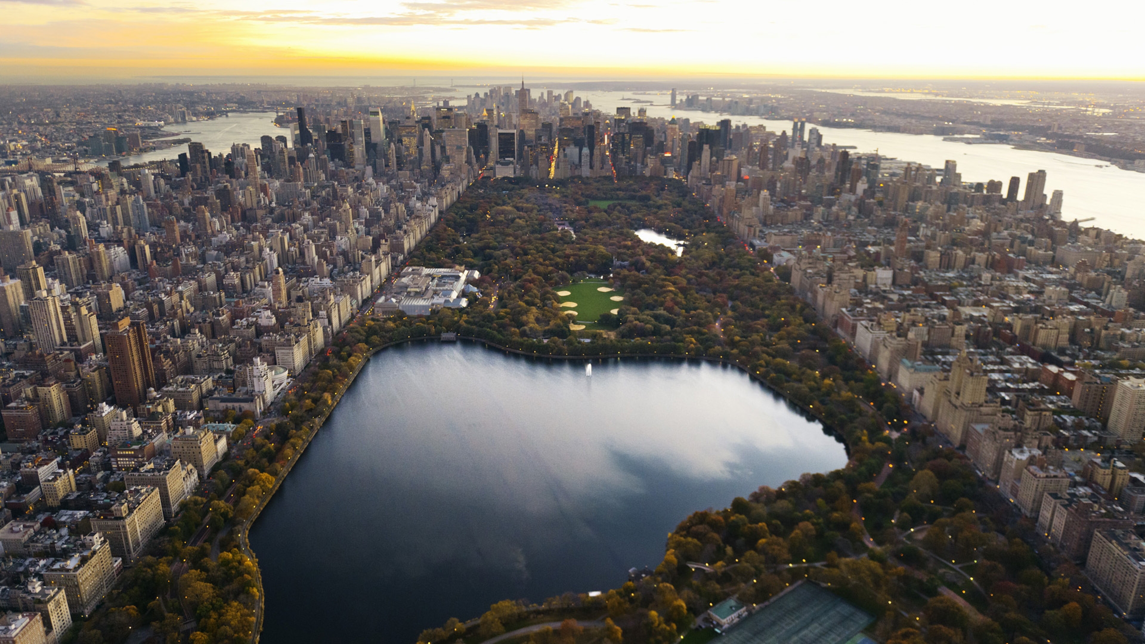  New york Lake Skyscrapers City Manhattan Wallpaper Background 4K