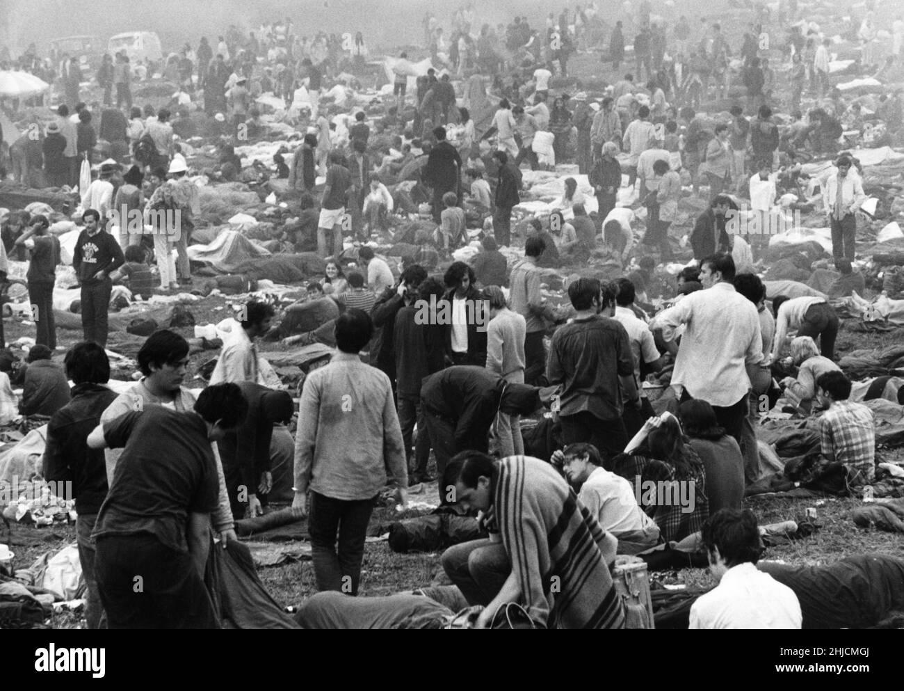 Concert Crowd 1960s Hi Res Stock Photography And Image