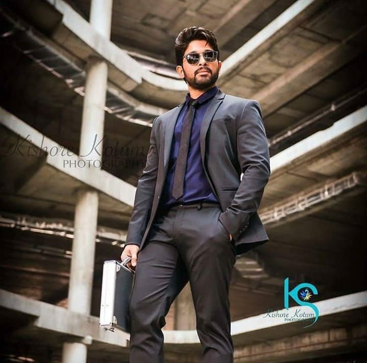 On Allu Arjun Fashion Suits For Men Dj