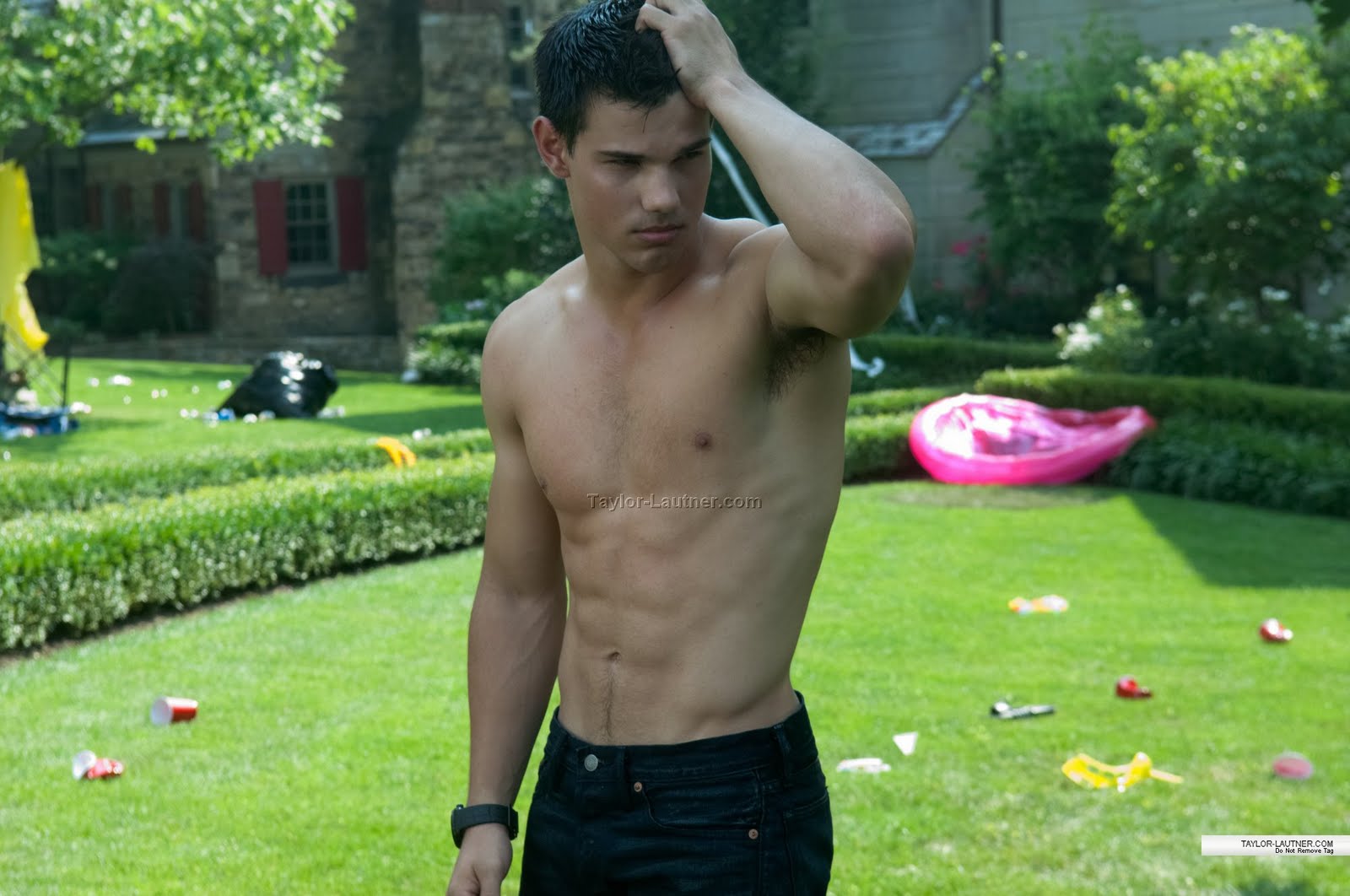 Taylor Lautner Shirtless Hd Wallpaper Of Celebrities
