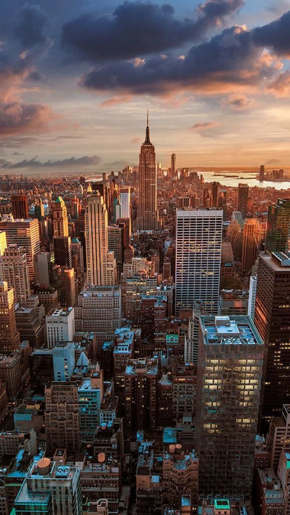 Thành phố New York là điểm đến hấp dẫn cho những người yêu thích trải nghiệm đậm chất đô thị. Hãy tải ngay bộ sưu tập ảnh nền 4K iPhone X Wallpaper NYC 4K HD để thấy và cảm nhận được vẻ đẹp quyến rũ của thành phố này. Bạn sẽ được ngắm nhìn tòa nhà cao chọc trời, đường phố sáng rực, và tất cả những điều tuyệt vời chỉ trong cùng một bức hình.