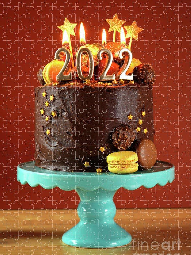 Happy New Year S Eve Chocolate Cake Decorated With Gold