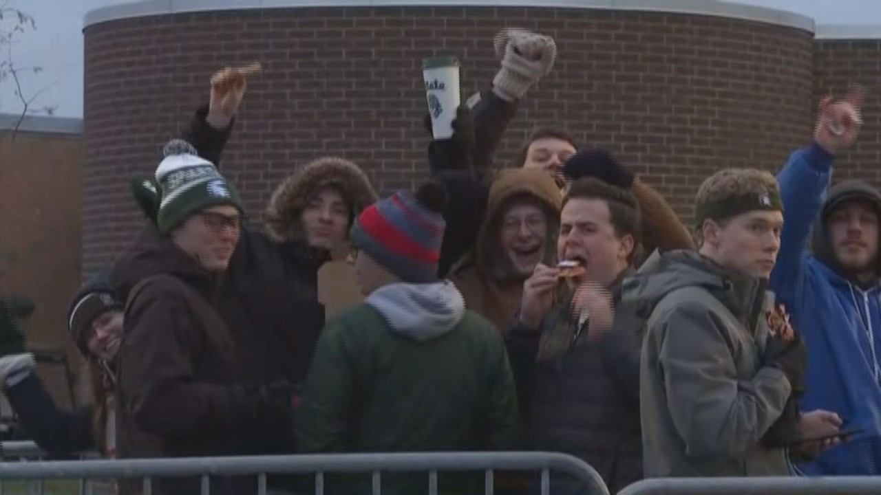 Fans Wait In Cold For Seats The Izzone