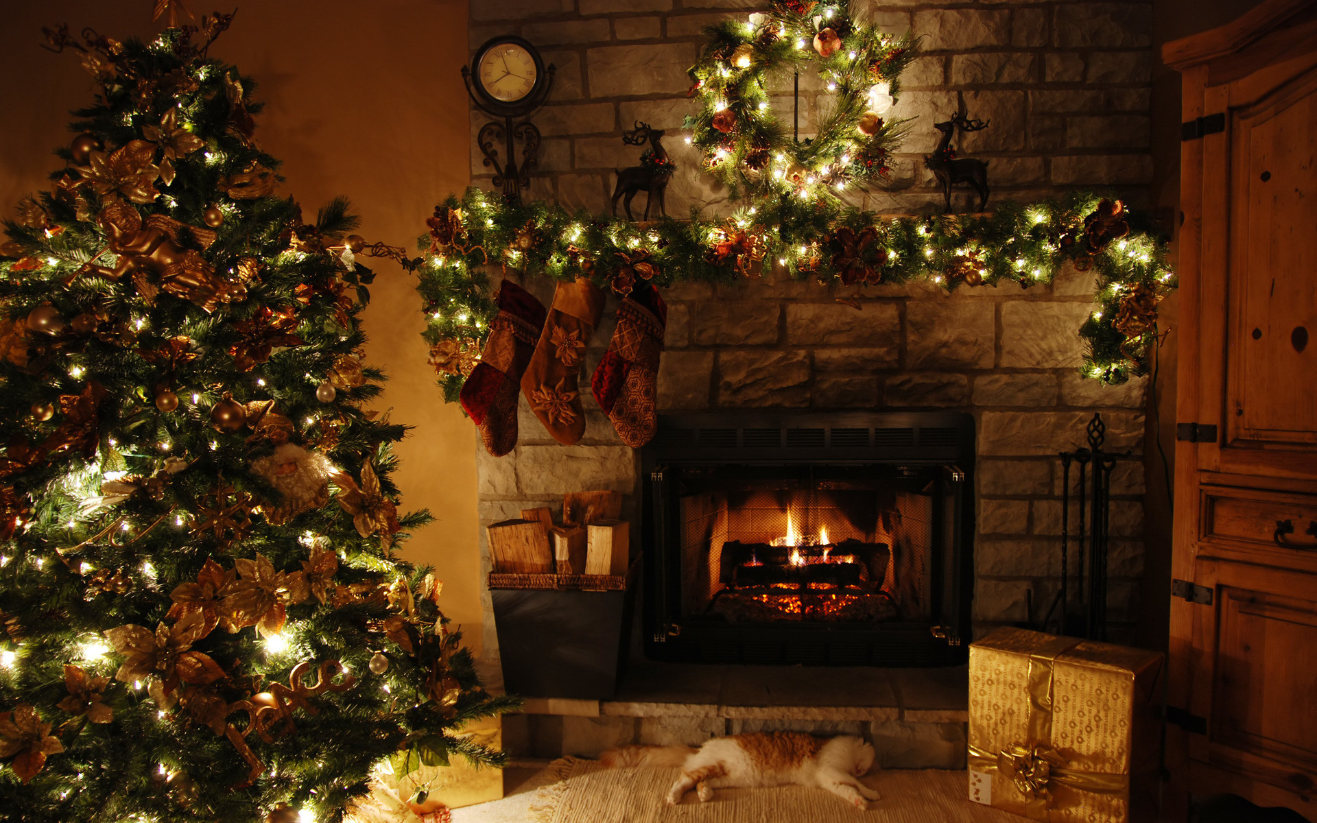 Christmas Fireplace Wallpaper Image
